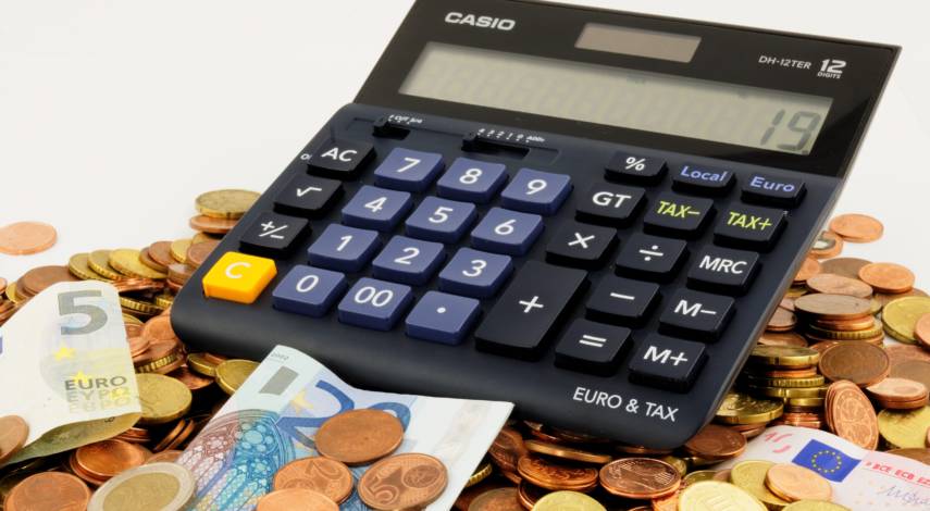 Il rapporto tra i debiti tributari del defunto e la rinuncia all’eredità